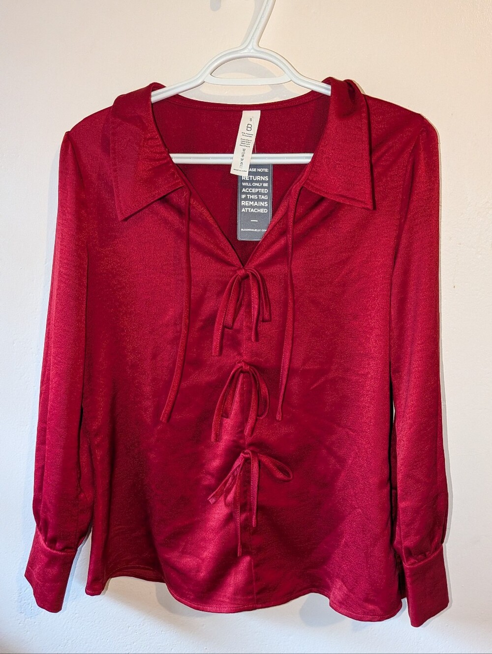 Blooming Jelly Tie-Front Blouse in Deep Red